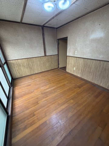 【 売主 】横浜市戸塚区柏尾町　戸建の洋室|1階洋室6帖