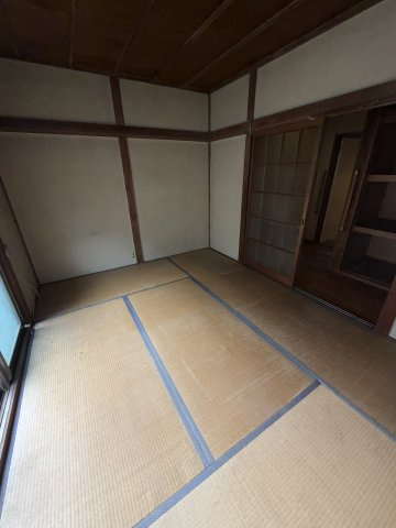 【 売主 】横浜市戸塚区柏尾町　戸建の和室|1階和室6帖