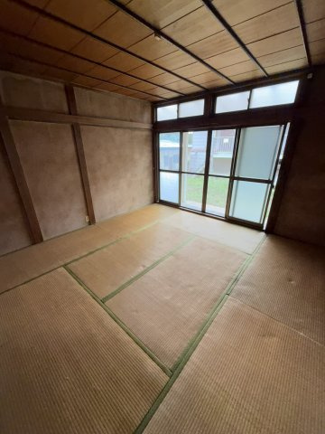 【 売主 】横浜市戸塚区柏尾町　戸建の和室|1階和室8帖