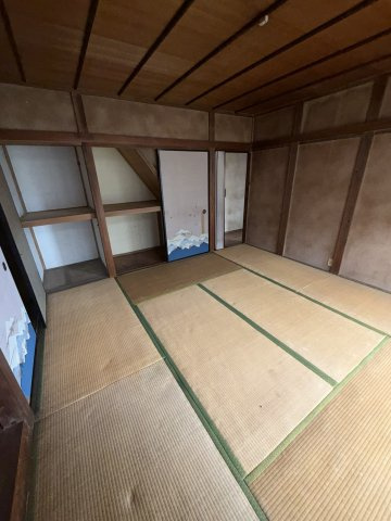 【 売主 】横浜市戸塚区柏尾町　戸建の和室|1階和室8帖