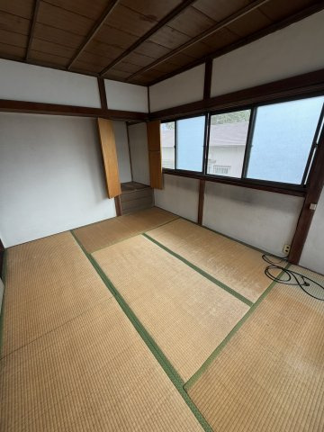 【 売主 】横浜市戸塚区柏尾町　戸建の和室|2階和室6帖