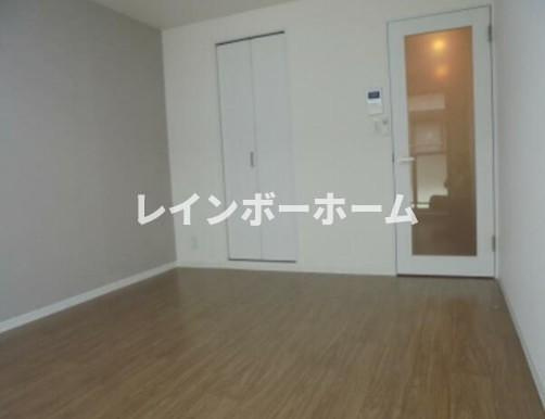 ウィンレックス北小金の洋室|落ち着いた色調の洋室です