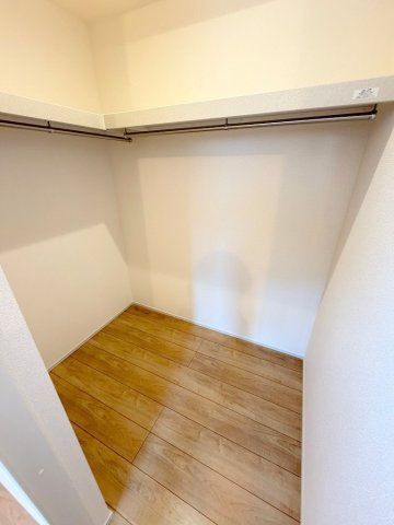 松伏町松伏　新築戸建　全9棟　1号棟の収納|季節物の大物家電の収納にも便利なウォークインクローゼット