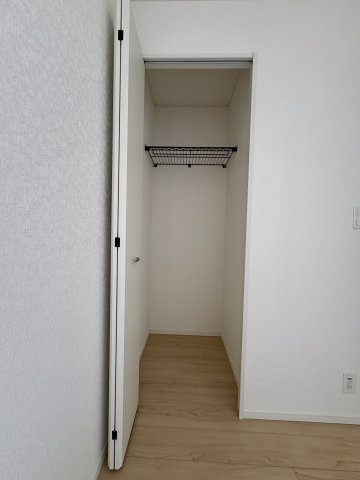 吉野ヶ里町立野第8の内観：施工例|収納のためのスペースです