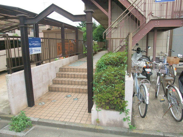 ヴィラ早稲田のエントランス|★自転車駐輪可★