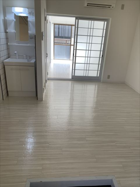 エクセル河村の洋室
