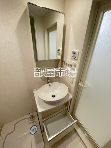 ステージファースト浅草橋の洗面所|下部収納