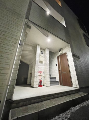 CREASHINAMACHI(クレア椎名町）のエントランス