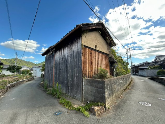 西脇市小坂町　古家付き売土地の周辺