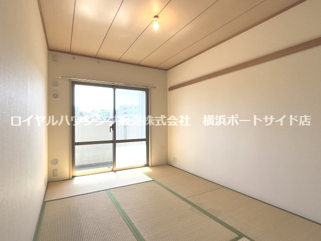 ※同タイプの室内画像となります。