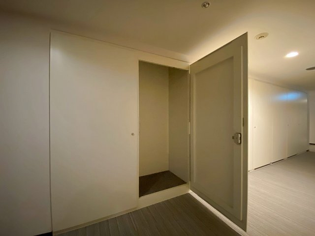 Ｂｒｉｌｌｉａタワー東京（ブリリアタワー東京）の収納|0.60㎡の便利なトランクルームを完備（専有面積とは別）。季節物の衣類やアウトドア用品、ゴルフバッグなどの大型荷物をスマートに収納可能で、住戸内の居住スペースを広々と有効活用していただけます。