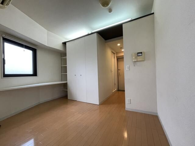 フェニックス西新宿５丁目弐番館の居間・リビング