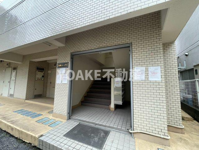 高峰コーポⅡのエントランス