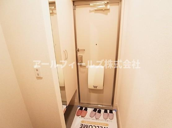 イーストパーク八ヶ崎の玄関