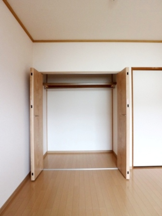 グリーンヒルズ中峠台 Ａの収納|洋室 クローゼット