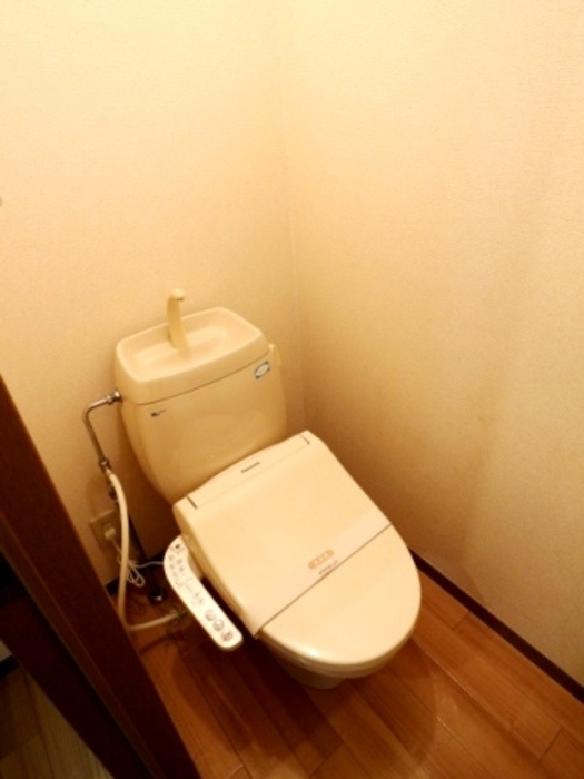 グリーンヒルズ中峠台 Ａのトイレ|温水洗浄暖房便座