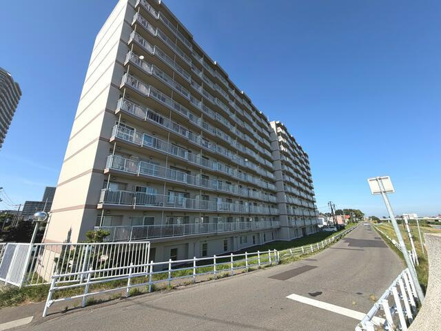 ラポール大通東の外観