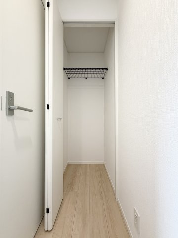 【収納】 | クレイドルガーデン倉敷市連島町鶴新田第15 (全4棟) | 収納(2階廊下)