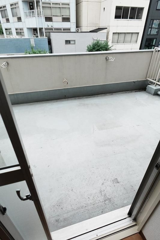 ライオンズマンション北新宿のバルコニー