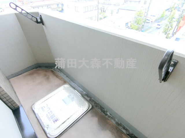 ルーブル池上参番館のバルコニー|物干し金具付きのバルコニー