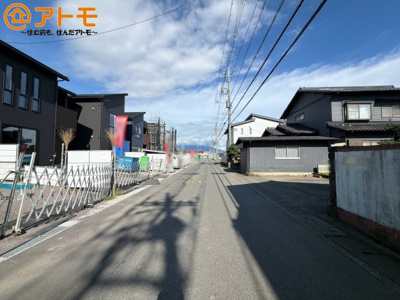 【前面道路含む現地写真】 | 富士市五貫島(富士南小)　新築戸建て　1号棟