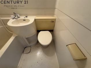 浴室内にトイレがあります☆