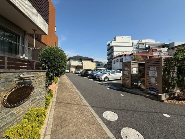 ベルフルール梅島の駐車場|駐車場
