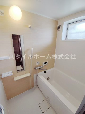 豊橋市南栄町字蟹原の賃貸マンションの浴室|別部屋写真です。