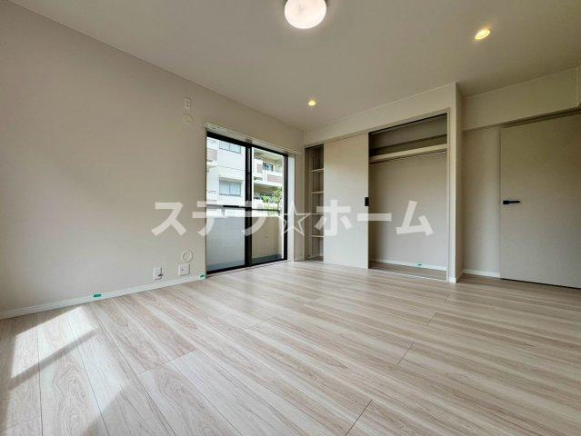 東急ドエルアルス藤白台の洋室|明るい洋室です