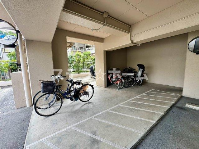 東急ドエルアルス藤白台の駐輪場|駐輪場です