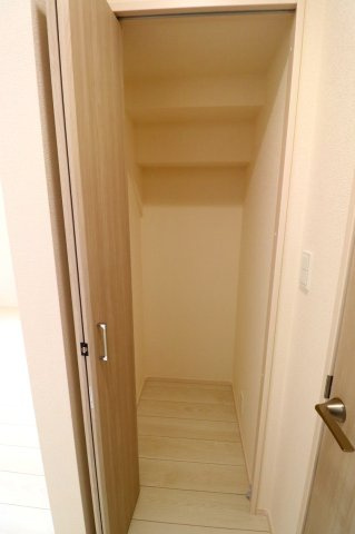 新築戸建・新築建売　福島市方木田古屋敷　吉井田小・第一中の収納|日用品の保管やお掃除道具入れに便利なリビング収納です！