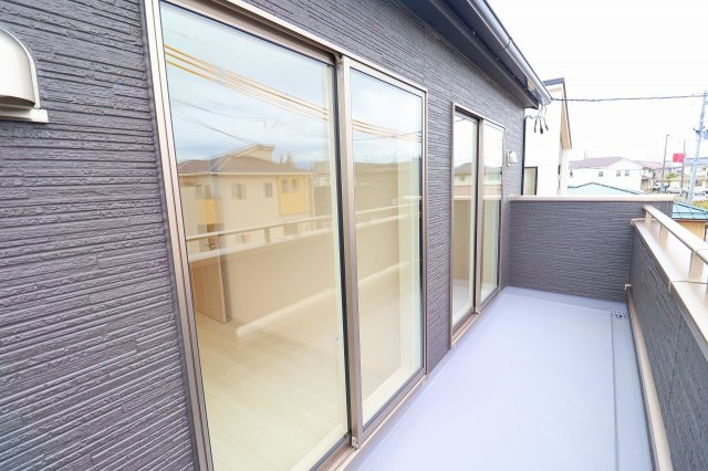 新築戸建・新築建売　福島市方木田古屋敷　吉井田小・第一中のバルコニー|西側のバルコニー