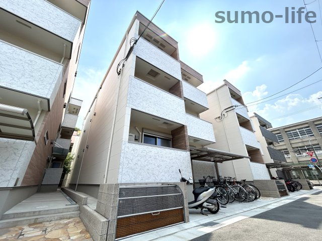 フジパレス阪急園田WESTⅢ番館の外観