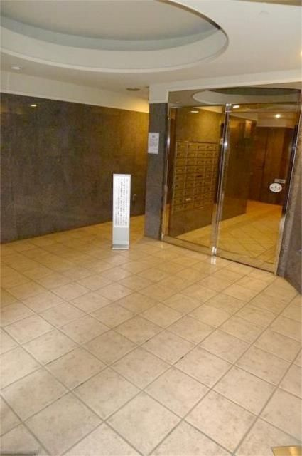 ステージグランデ新高円寺のエントランス