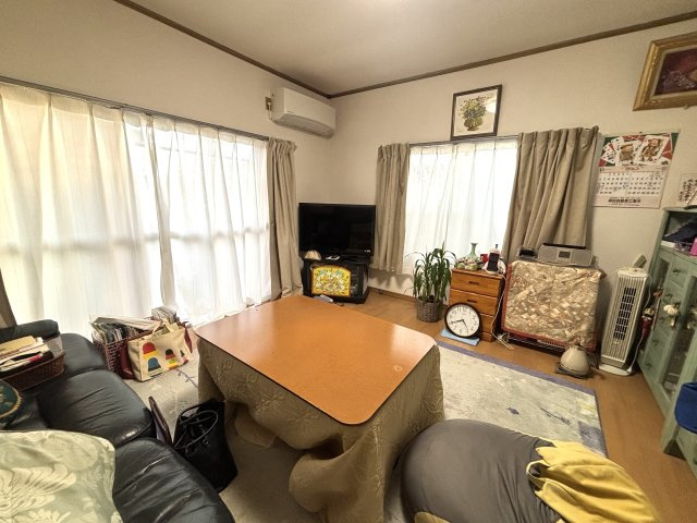 宇都宮市長岡町1259-63の居間・リビング