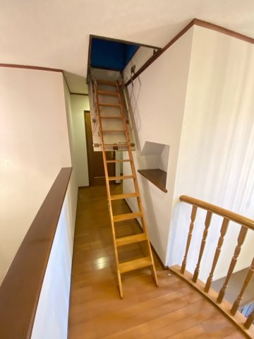 【設備】 | 加曽利町大型戸建/1045-16 | 屋根裏入口☆
