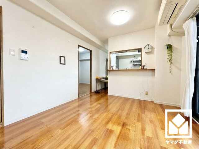 パズ京都西大路　中古マンションの居間・リビング|※本画像は空室時の写真を加工し、家具・小物等を撤去したイメージです。
実際の仕様とは異なる場合がございます。