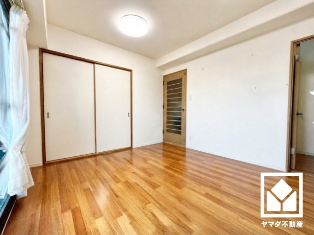 パズ京都西大路　中古マンションの居間・リビング|※本画像は空室時の写真を加工し、家具・小物等を撤去したイメージです。
実際の仕様とは異なる場合がございます。