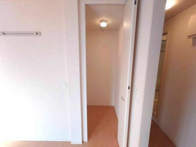 西宮市東町２丁目のアパートの収納