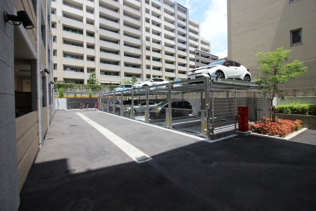 神戸市東灘区住吉本町１丁目の賃貸マンションの駐車場