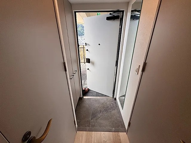 神戸市中央区国香通４丁目の賃貸マンションの玄関
