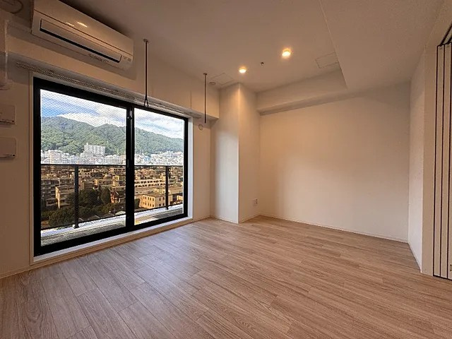 神戸市中央区国香通４丁目の賃貸マンションの居間・リビング