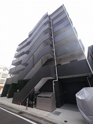 アパルトマン山手公園の外観