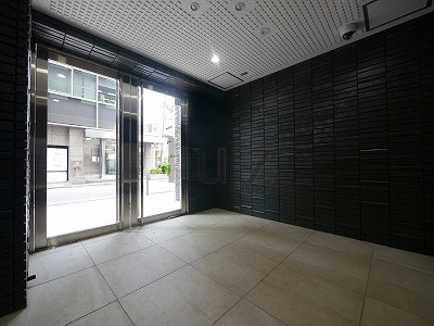 アパルトマン山手公園のエントランス