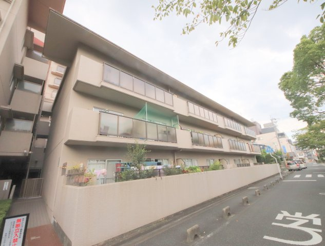 ナラコック三条ハイツの駐車場