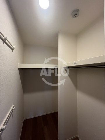 ディールーム上新庄の収納|D-Room上新庄　ウォークインクローゼット