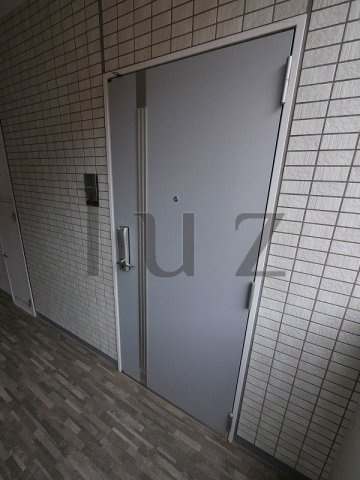 リヴシティ横濱蒔田壱番館の玄関