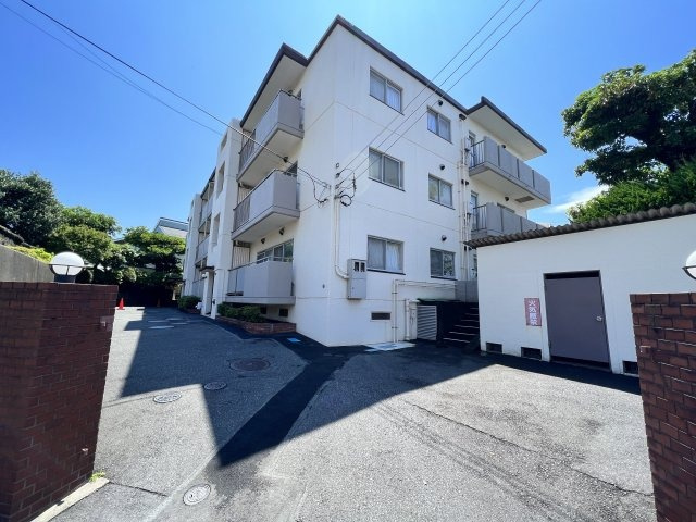 海まで9分！「葉山サンハイツ」　2階の外観|外観