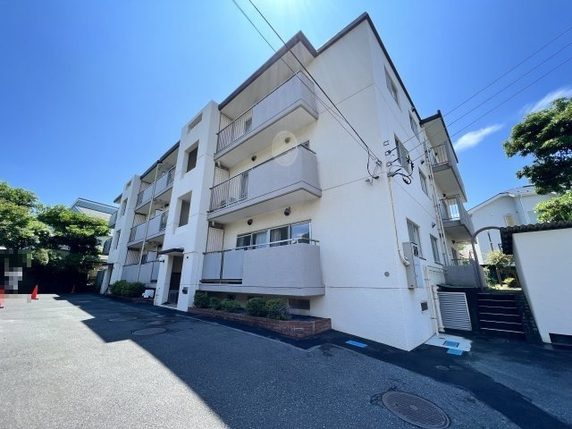 海まで9分！「葉山サンハイツ」　2階の外観