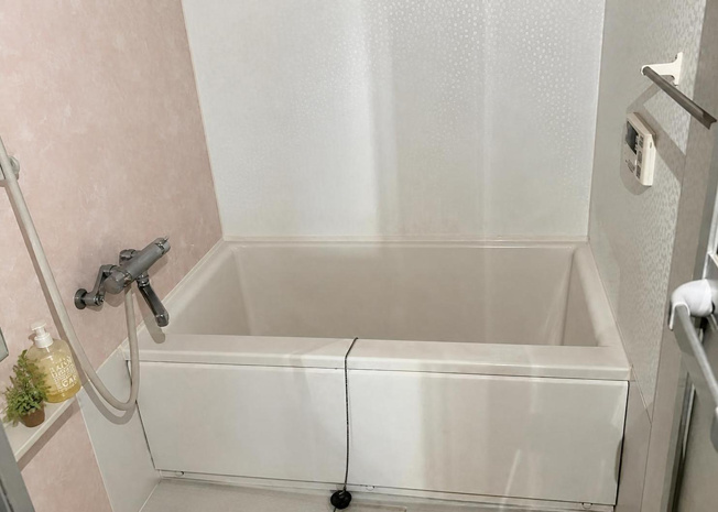 【浴室】 | ライオンズマンション相模原南台 | 一日の疲れをゆっくりと癒やすことができるバスルームです。本物件はバス・トイレ別の間取り設計となっており、衛生面や使い勝手に配慮された構造です。毎日のバスタイムを快適にお過ごしいただけます。